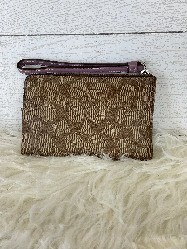 Wristlet Designer By Coach  Size: Small