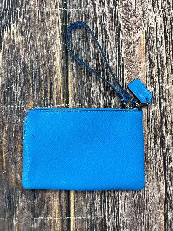 Wristlet Designer By Coach  Size: Small