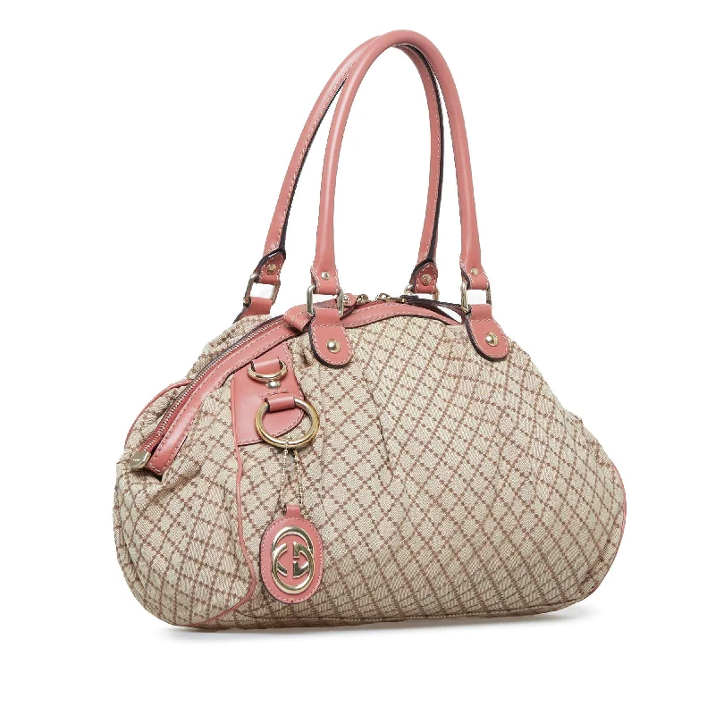 Gucci tote bags for women with a double - handle designGucci Diamante Sukey (IaQTTL)