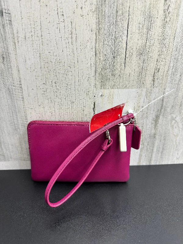 Wristlet Designer By Coach  Size: Medium