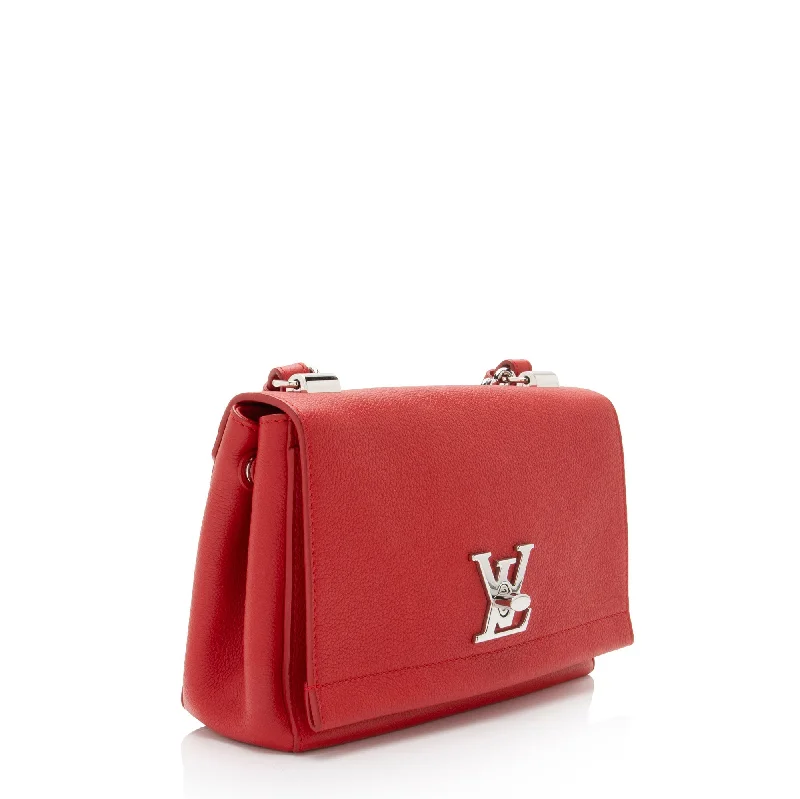 Louis Vuitton Twist bags with a crystal - embellished LV - turnlockLouis Vuitton Calfskin Lockme II BB Shoulder Bag (LWCQaA)