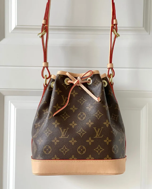 Louis Vuitton Speedy bags in monogram canvas for a classic lookLouis Vuitton Noe BB Nag