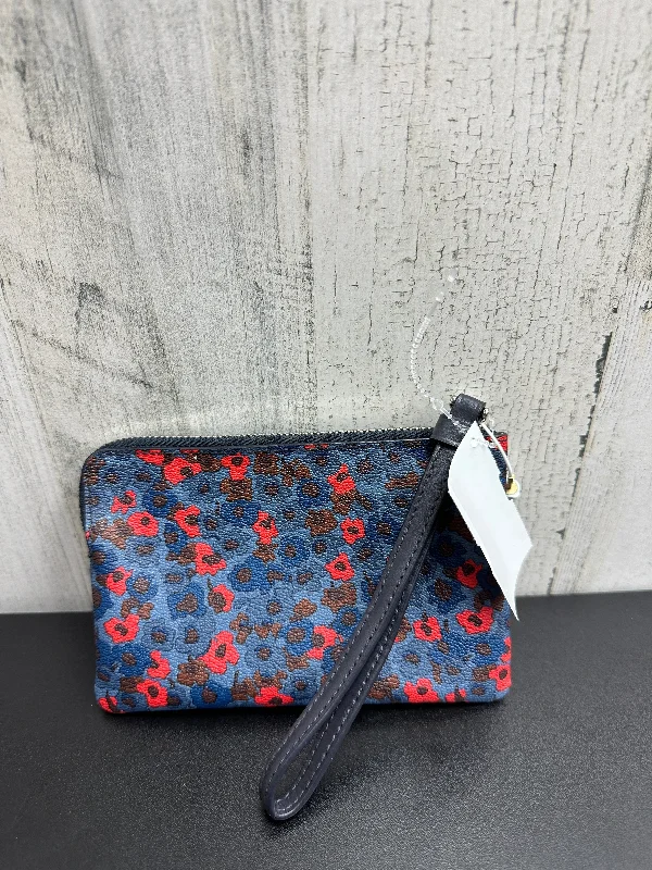 Wristlet Designer By Coach  Size: Small