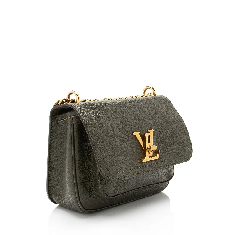 Louis Vuitton Speedy bags in monogram canvas for a classic lookLouis Vuitton Calfskin Lockme Chain PM Shoulder Bag (eIRFSs)