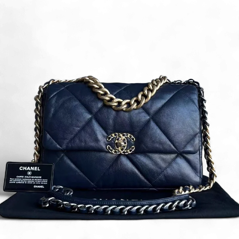 Chanel Classic Flap Bag for Evening PartyChanel 19 Medium - C19 Quilted Goatskin Dark Navy Blue Shoulder Bag Two-tone Hardware Series 29