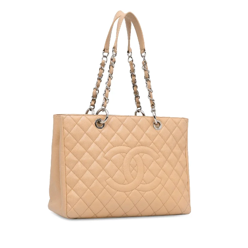 Chanel Classic Flap Bag for Evening PartyChanel Caviar Grand Shopping Tote (LyPVox)