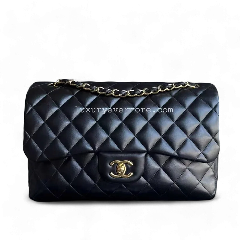 Chanel Quilted Leather Shoulder Bag for FashionistasChanel Classic Flap Jumbo - Double Flap 30CM Quilted Lambskin Black Golden Hardware Series 19