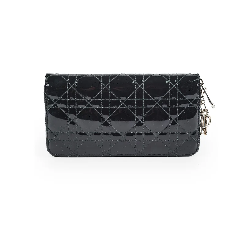 Christian Dior tote bags with a printed Dior logo on the frontDior Zippy Long Wallet Black