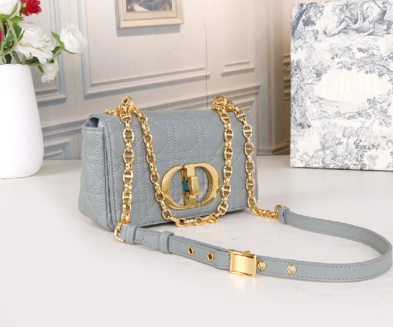 Luxury Christian Dior crossbody bags with a chain - link strapChristian Dior Bags  801