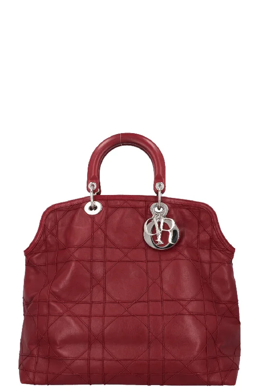 Christian Dior bags with a detachable coin purse insideCHRISTIAN DIOR Granville Bag Cannage Red Leather