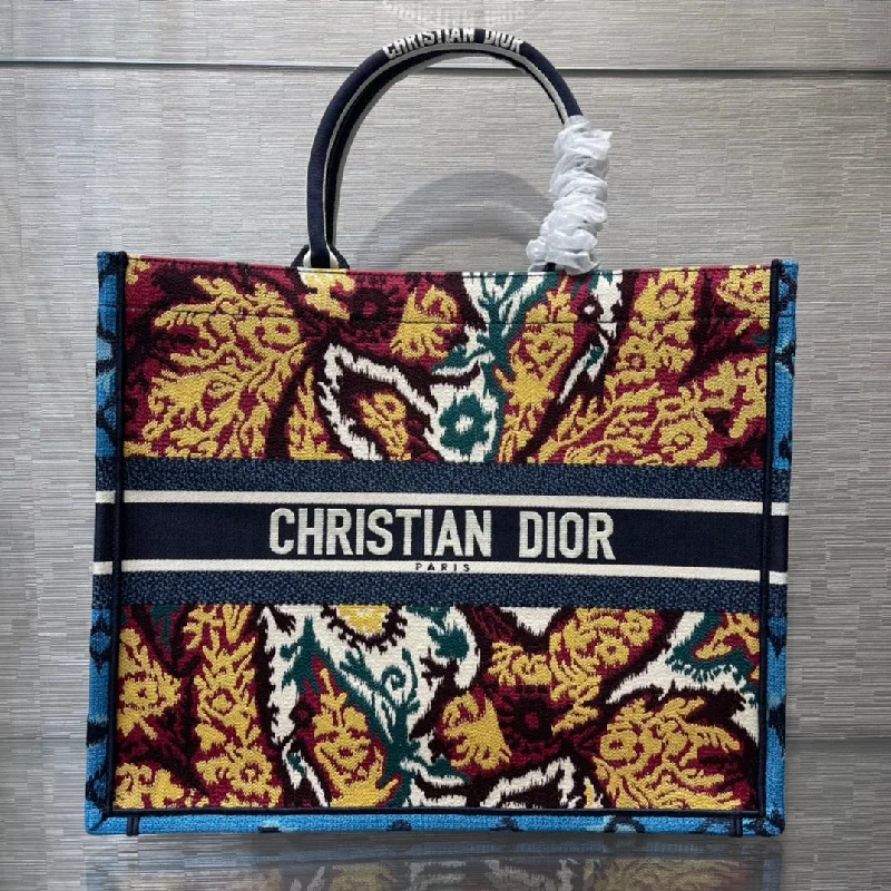 Luxury Christian Dior crossbody bags with a chain - link strapChristian Dior - Luxury Bags  493