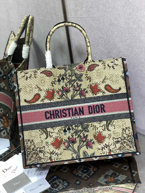 Christian Dior handbags with a detachable mirror for on - the - go touch - upsChristian Dior - Luxury Bags  498