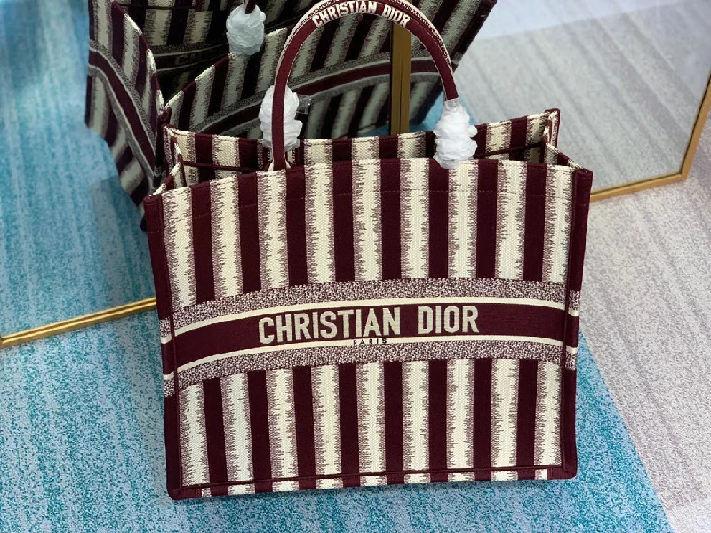 Christian Dior handbags with a removable shoulder strap for versatilityChristian Dior - Luxury Bags  504