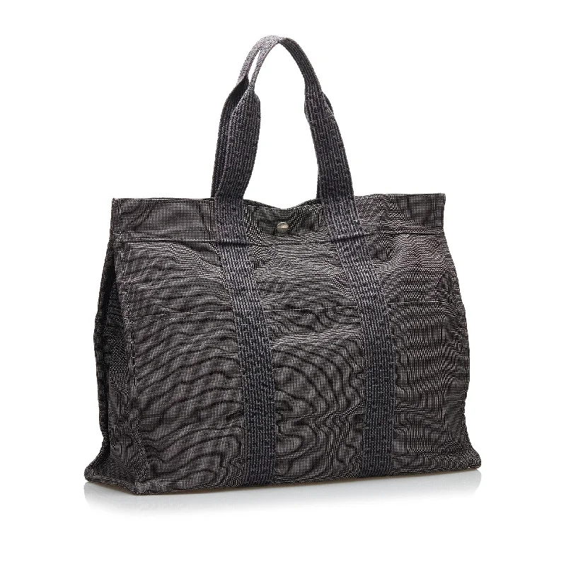 Pet - Friendly Hermes Pet Carrier Bags in Signature StylesHermes Fourre Tout GM (SHG-37804)