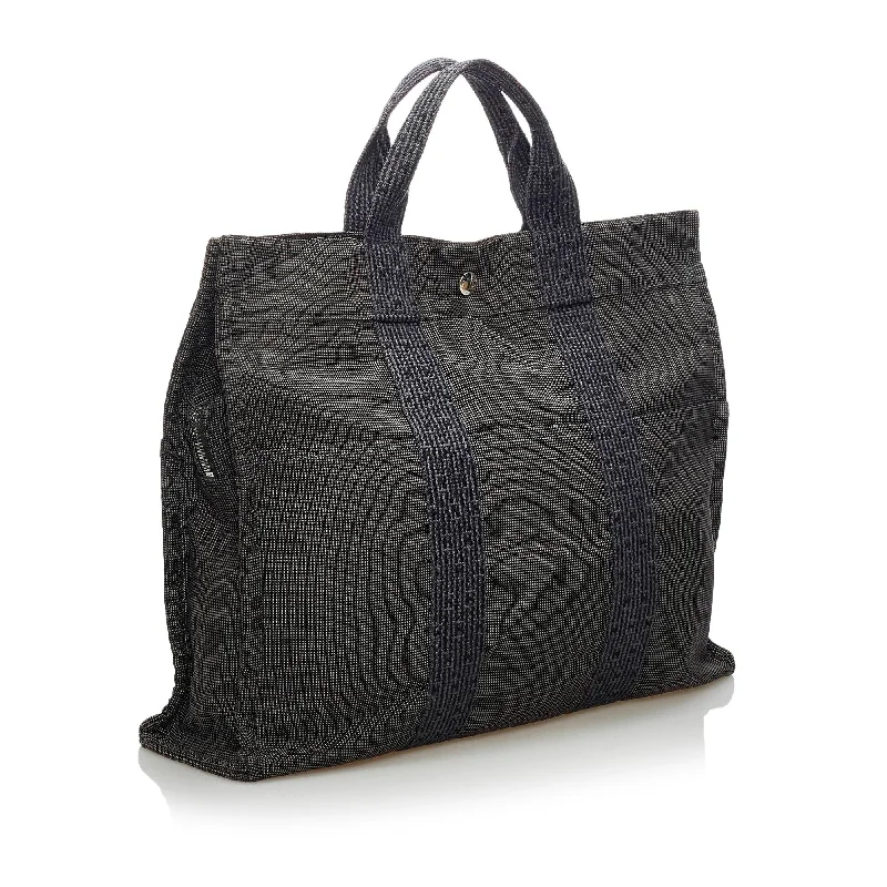 Sustainable and Ethical Hermes Bags for Conscious ConsumersHermes Fourre Tout MM (SHG-34186)