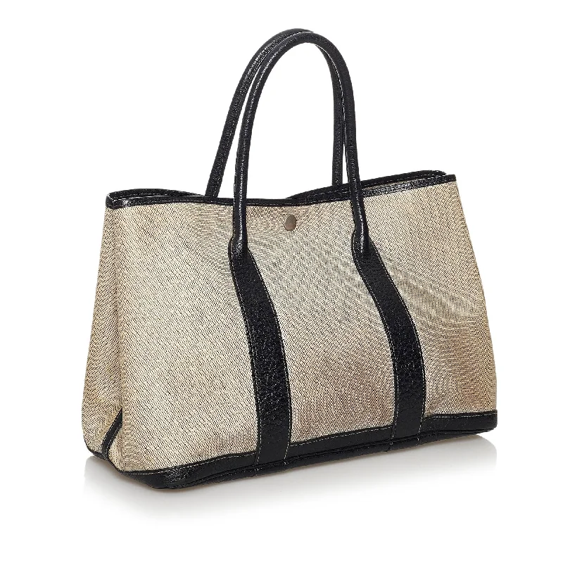 Versatile Hermes Arceau Bags for Different OccasionsHermes Garden Party PM (SHG-31001)