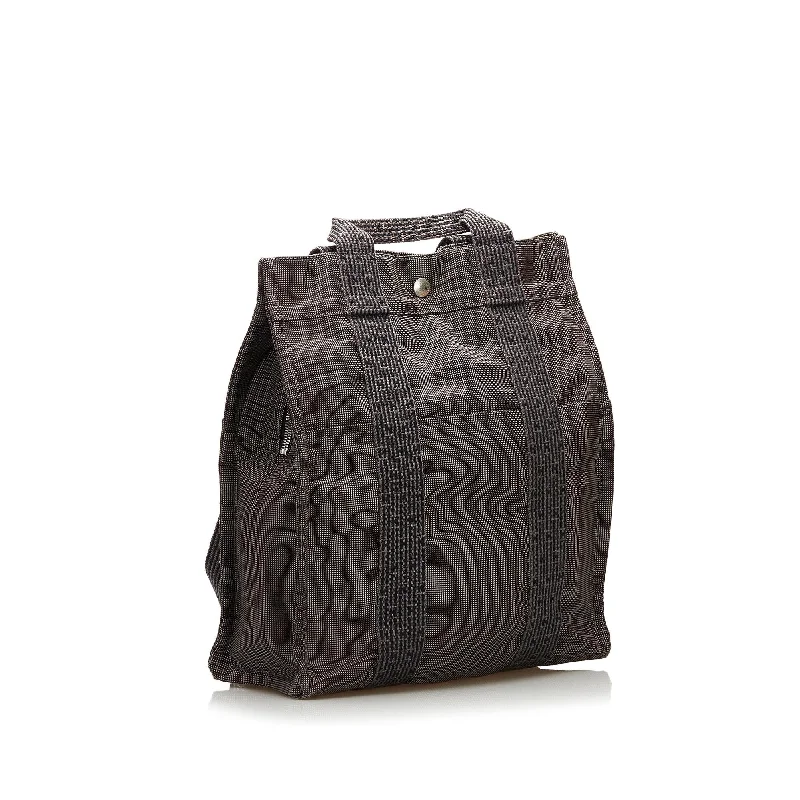 Trendy Hermes Bolide Bags in Metallic FinishesHermes Herline MM Backpack (SHG-35758)