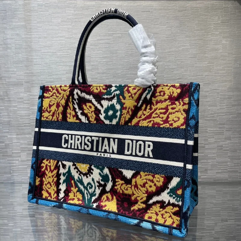 Trendsetting Christian Dior crossbody bags with a colorful strapWF - Dior Bag - 494